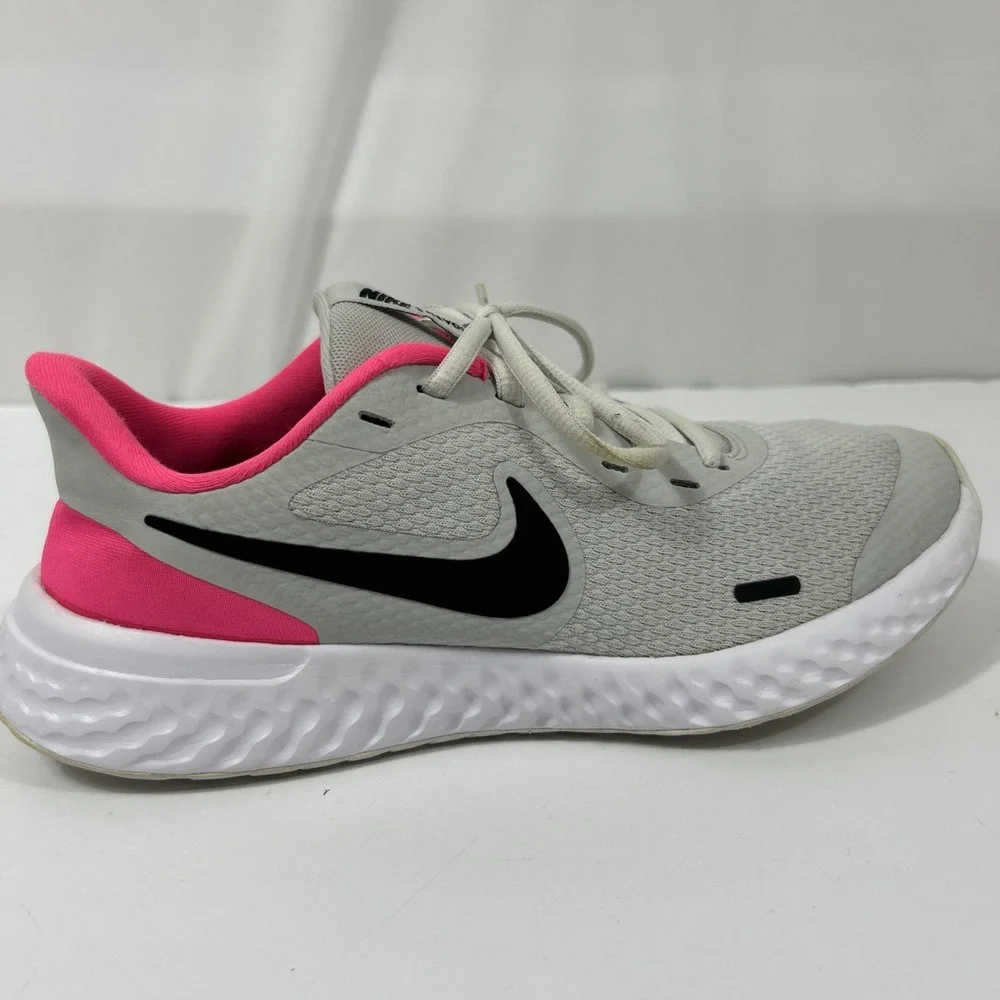 Nike Revolution 5 BQ5671 010 Youth 6 Running Shoes Pink Gray Sneakers Women  7.5